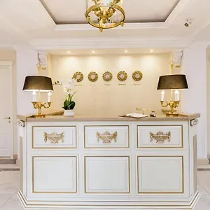 majestic-hotel-25-avlip-zurabishvili-street.alltbilisihotels.com/