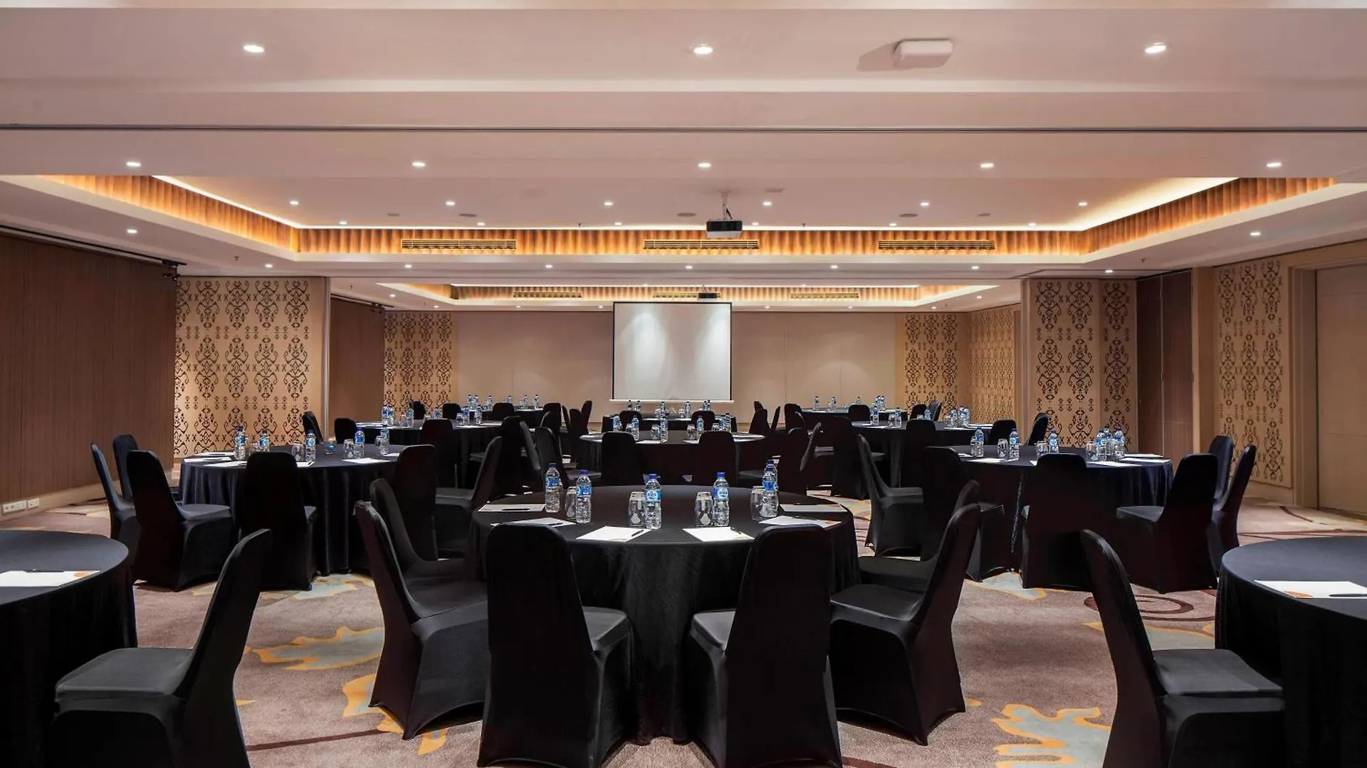 Courtyard By Marriott Bali Seminyak Resort